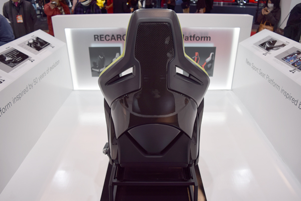 150109 RECARO New Back DSC_0874.jpg